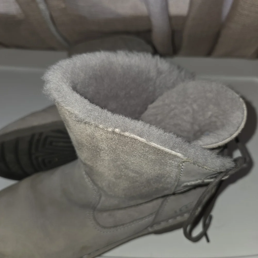 UGG Women's Gray Naiyah Ankle Boots 9.5